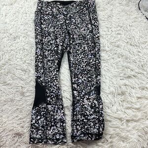 Lululemon Pace Rival Crop *22" Floral Spritz Multi / Black